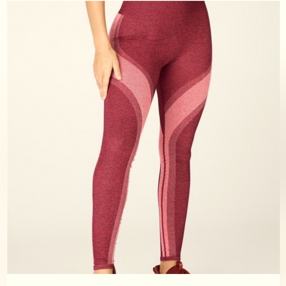 NWOT new Fabletics seemless High-Waisted swift Legging red pink stripe small